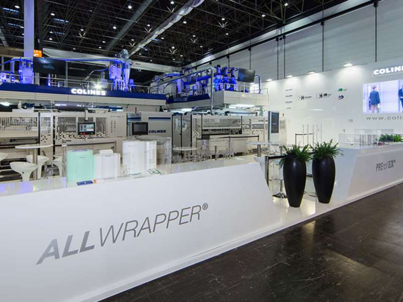 fairs abroad, stand with mezzanine, videowall and interactive totem, lacquered stands, customized stands and display cases