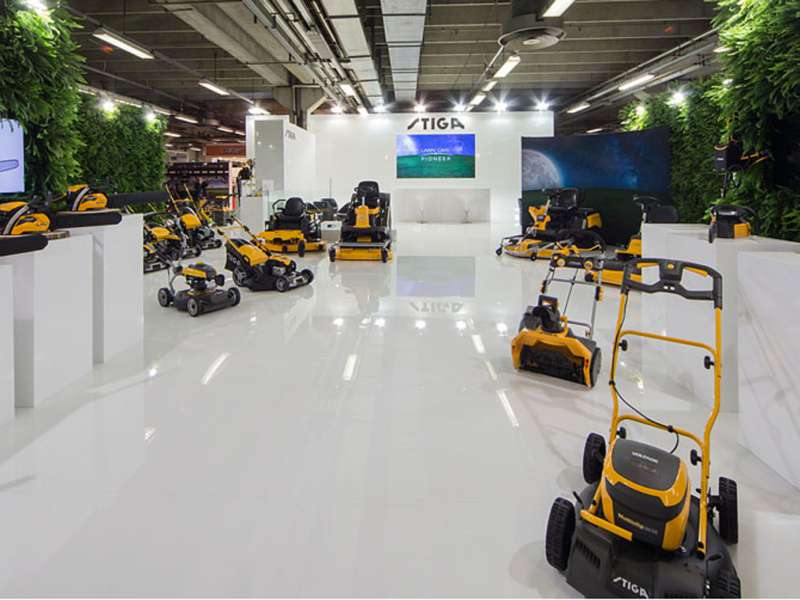 interior creation, rental and sale giant screen, innovative lines, customized product displays, advanced exhibition