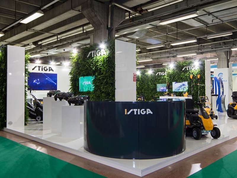 interior creation, rental and sale giant screen, innovative lines, customized product displays, advanced exhibition