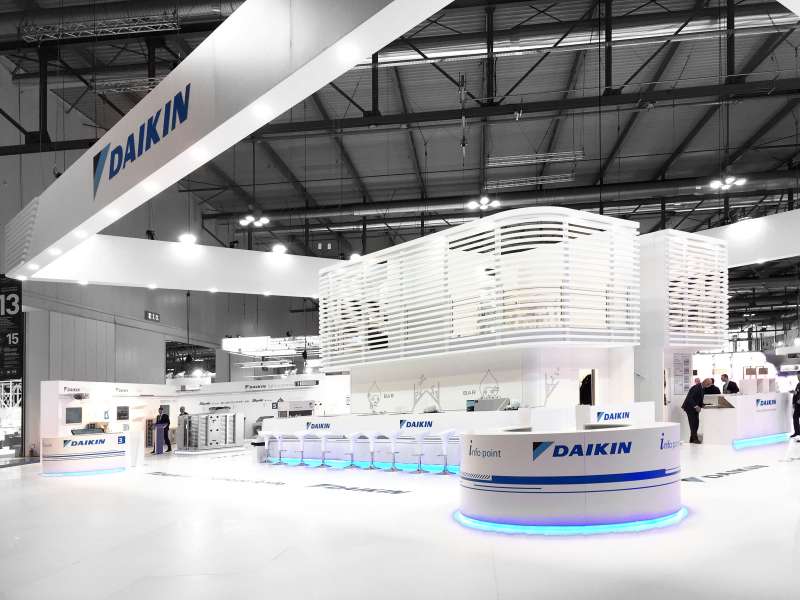 videowall and interactive totem, customized stands, fair exhibitors, customized exhibition stands, form installations Milan