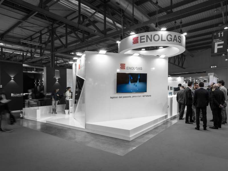 lacquered stands, fair exhibitors, lighting engineering, audio video system, customized exhibition stands