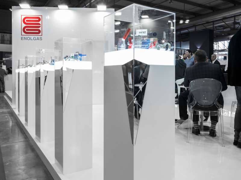 lacquered stands, fair exhibitors, lighting engineering, audio video system, customized exhibition stands