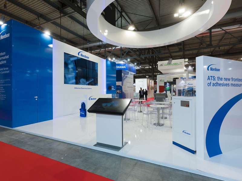 touch screen, videowall and interactive totem, lacquered stands, customized stands and display cases, form installations Milan