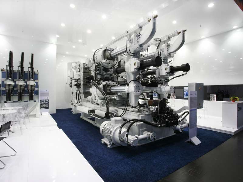 lacquered stands, high quality exhibition stands, fair exhibitors, creative concept, form the creative group