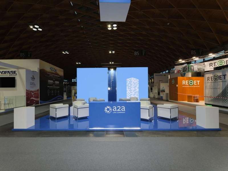 lacquered stands, concept and design, customized exhibition stands, ledwall, exhibition stands designer