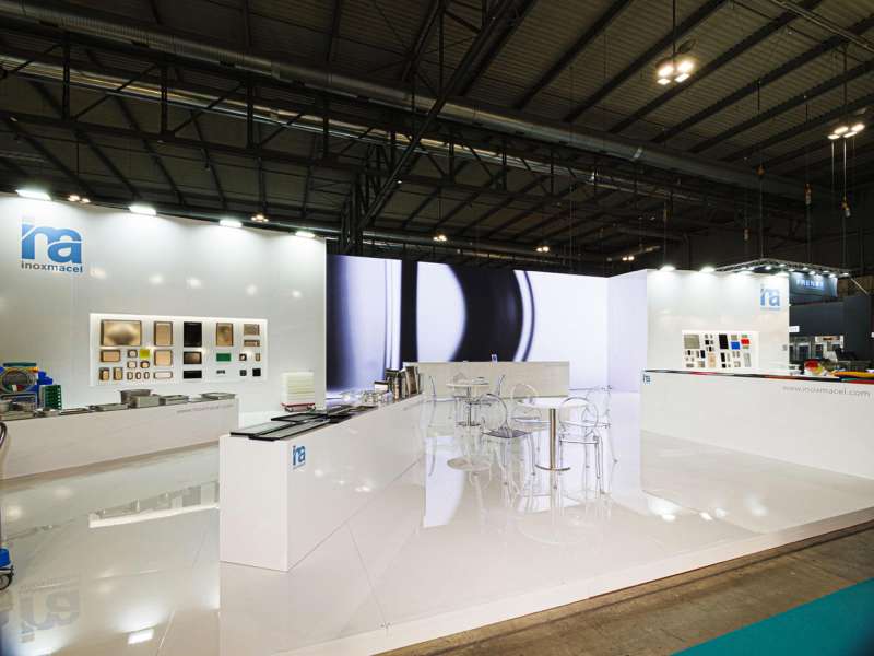 highly customized solutions, lacquered stands, fair exhibitors, customized stands design