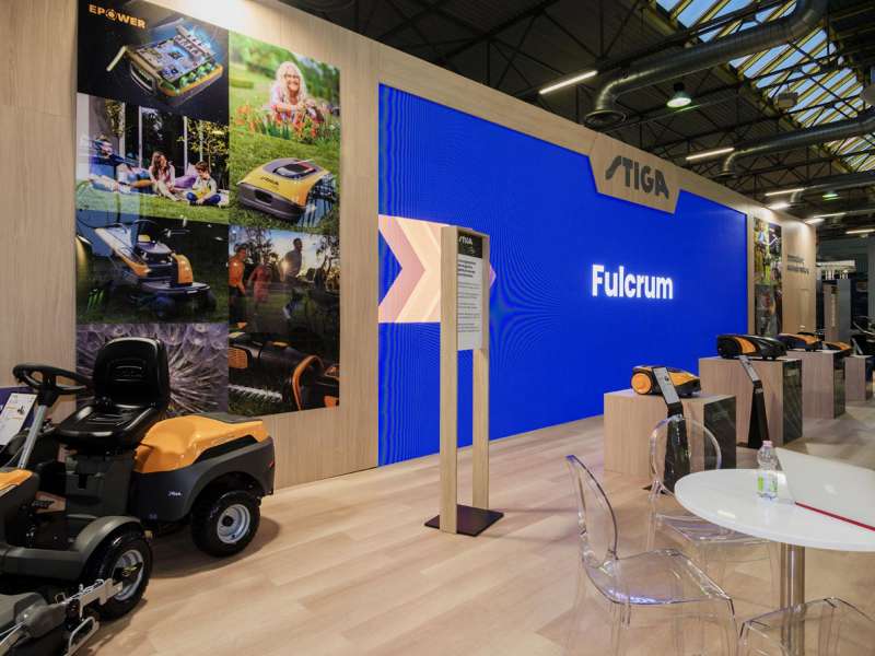 touch screen, customized product displays, customized exhibition stands, booths realization, ledwall rental prices