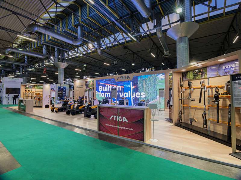 touch screen, customized product displays, customized exhibition stands, booths realization, ledwall rental prices