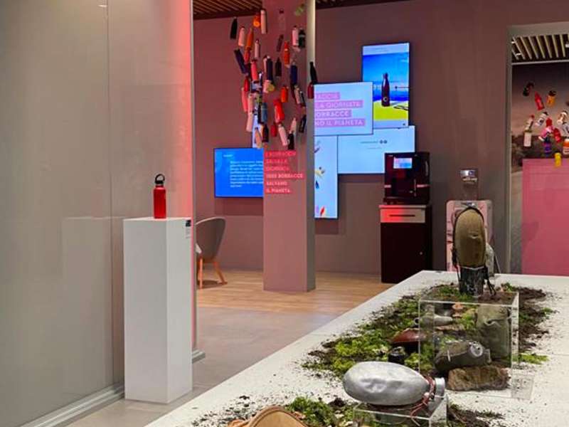 contract, videowall and interactive totem, customized stands and display cases, ledwall, form the creative group