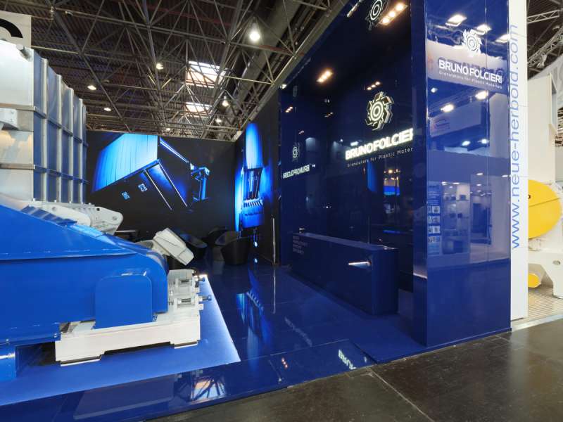 fairs abroad, customized solutions, lacquered stands, fair exhibitors, ledwall