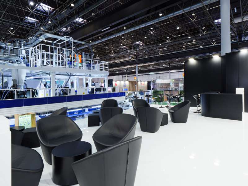 fairs abroad, stand with mezzanine, lacquered stands, lighting engineering, ledwall