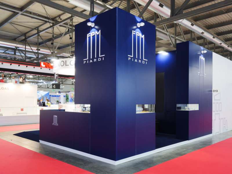 fairs in Italy, lacquered stands, customized product displays, ledwall, form installations Milan