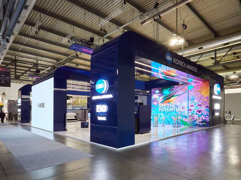 exhibitors' furniture and customized tables, customized solutions, ledwall, form installations Milan, fair stands