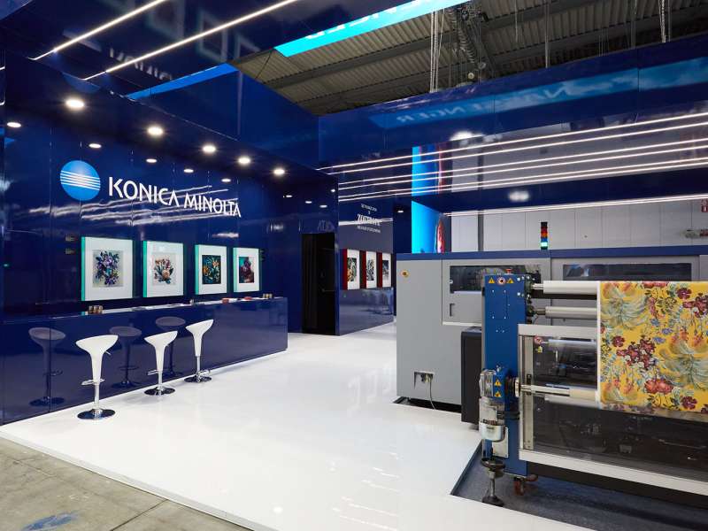 exhibitors' furniture and customized tables, customized solutions, ledwall, form installations Milan, fair stands