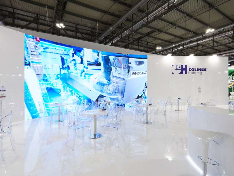 lacquered stands, high quality exhibition stands, form installations Milan, innovative fair booths, rental ledwall