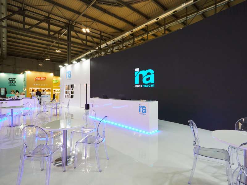 highly customized solutions, lacquered stands, form group, fair stands, ledwall rental prices