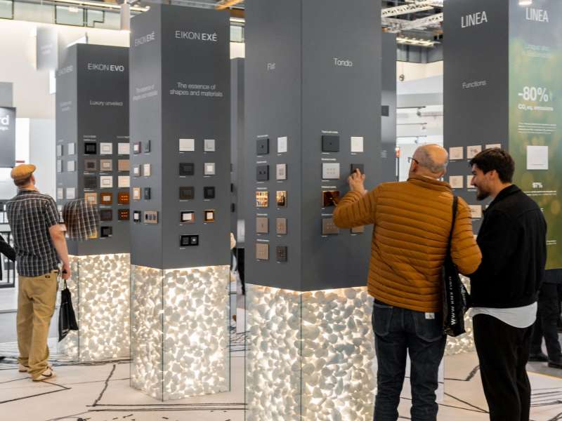 exhibitors' furniture and customized tables, fairs abroad, made in Italy, form the creative group, fair stands set-up