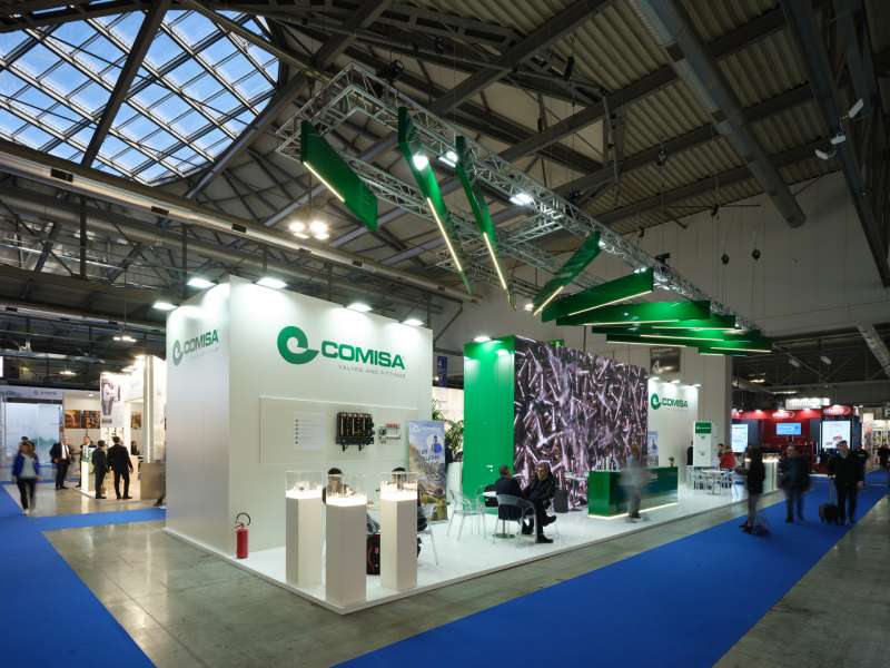 lacquered stands, fair exhibitors, customized exhibition stands, ledwall, form group