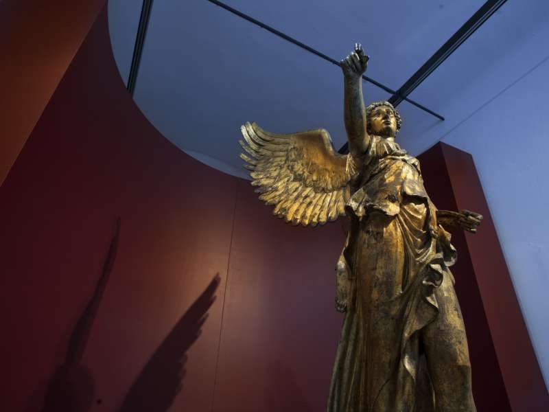 design, made in Italy, customized settings, museums installations , FORM for art