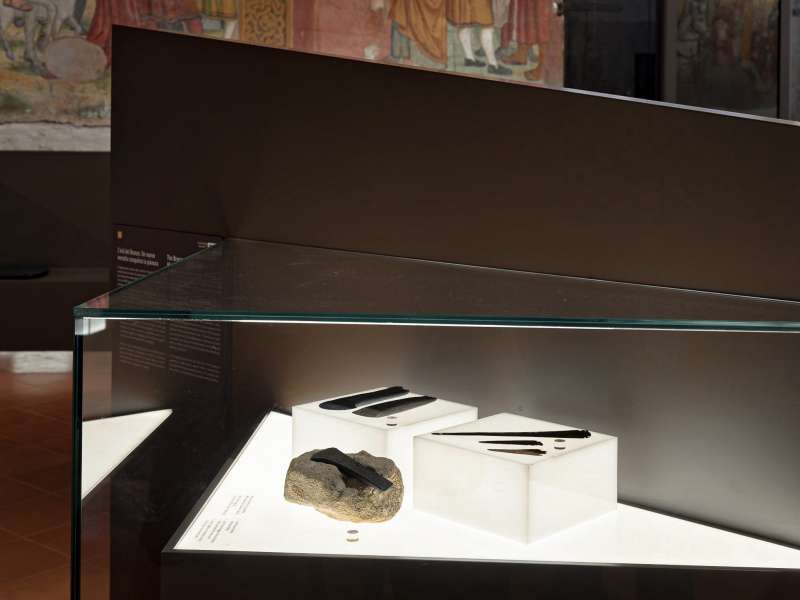 customized settings, lighting engineering, display cases , museums and exhibitions , FORM for art