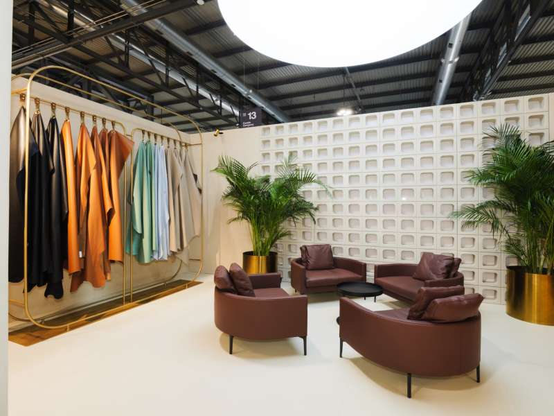 highly customized solutions, customized product displays, ledwall, form installations Milan