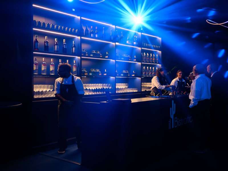 highly customized solutions, creations, high added value, installations for special events, form the creative group